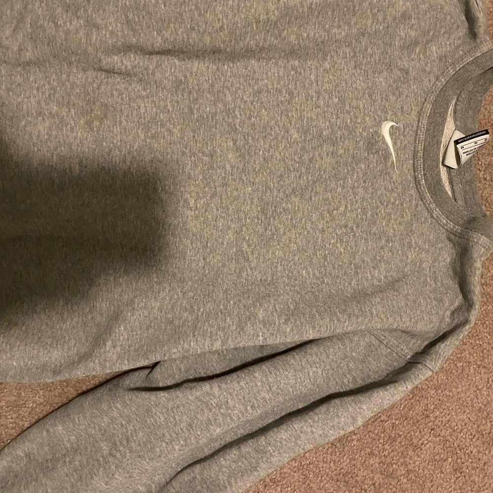 nike sweatshirt